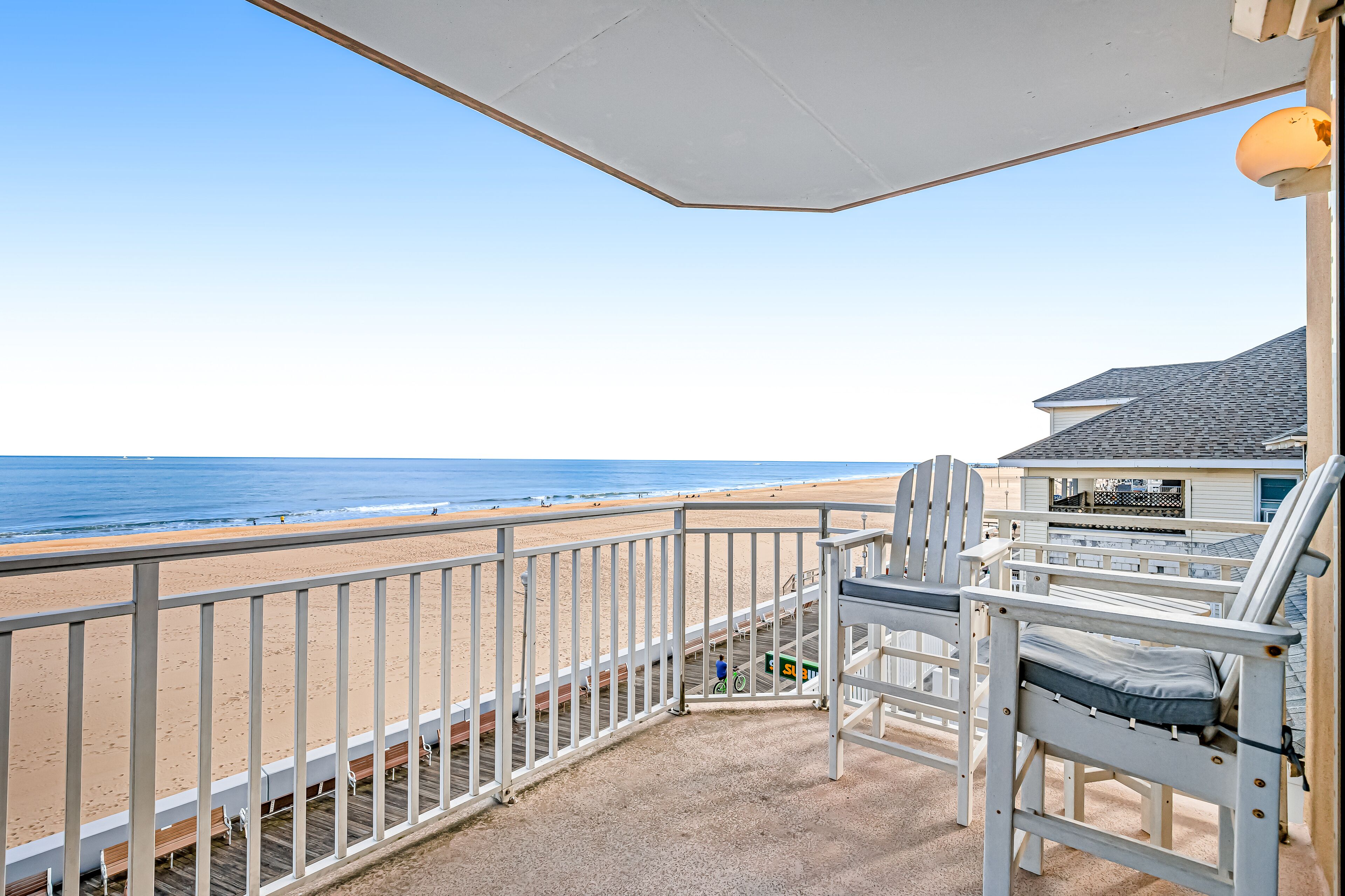 Fabulous Oceanfront Condo on the Boardwalk w/Private Balcony & Shared Pool