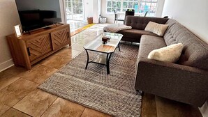 Smart TV, books, printers - Davis Islands Oasis | 3BR Beachy Retreat w/ Pool (Tampa)