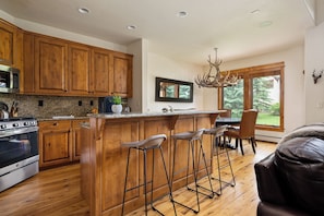 Fridge, microwave, oven, stovetop - EagleRidge Landing | Prime Location | Pool & Hot Tubs | Walk To Slopes (Steamboat Springs)