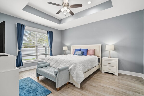 3 bedrooms, desk, iron/ironing board, free WiFi