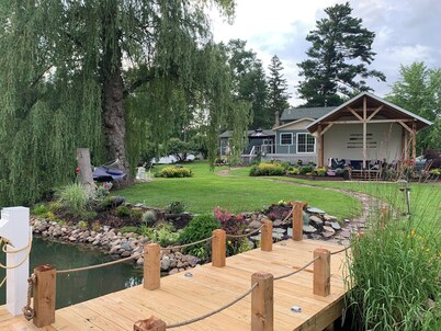 Direct Waterfront private house, NEW 40ft dock w/power, sleeps 8 in Wine Country