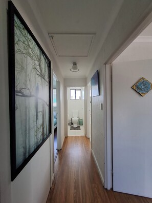 Interior - Small town charm, close to shops,  beaches of your choosing and wineries. (Hastings)