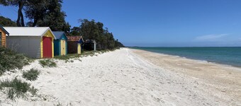 Small town charm, close to shops, beaches of your choosing and wineries.