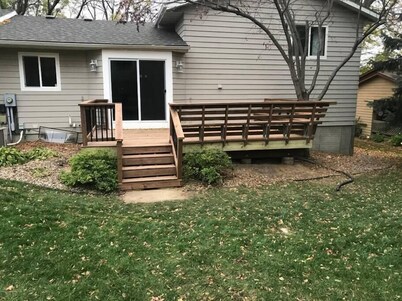 Cheerful 4-Bedroom with Garage