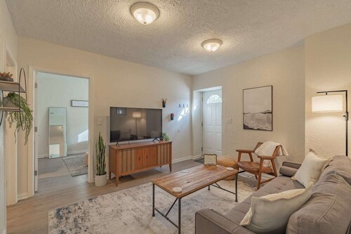 University Suite "B"