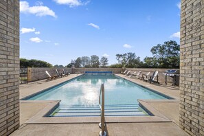 Opvarmet pool