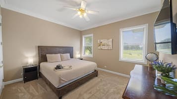 7 bedrooms, desk, iron/ironing board, travel crib