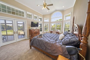 7 bedrooms, desk, iron/ironing board, travel crib