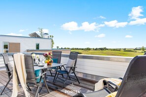 Outdoor dining - Steuerbord - Maisonette Apartment, Near the Beach, Roof Terrace, Sauna (Olpenitz)