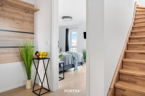 3 bedrooms, travel cot, free WiFi - Steuerbord - Maisonette Apartment, Near the Beach, Roof Terrace, Sauna (Olpenitz)