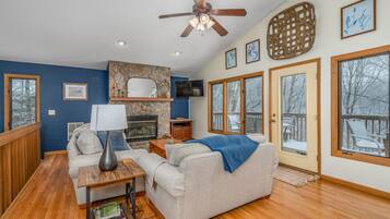 Smart TV, fireplace, DVD player