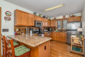 Fridge, microwave, oven, stovetop - Family Retreat: Level Entry, Cozy Deck, Fireplace, Trail Access~2mi to Resort (Beech Mountain)