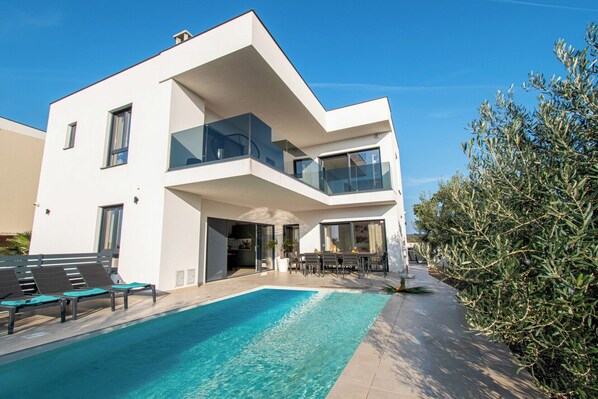 A heated pool - VILLA AJLIN - MEDULIN (Medulin)