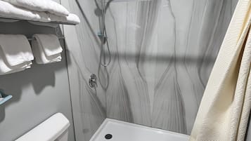Deluxe Double Room | Bathroom | Shower, rainfall showerhead, free toiletries, hair dryer