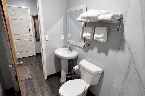 Doppia Comfort uso singolo | Bagno | Doccia, soffione a pioggia, set di cortesia gratuito, asciugacapelli