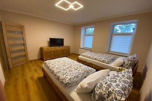 2 bedrooms, iron/ironing board, bed sheets