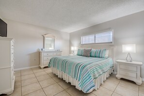 2 bedrooms, iron/ironing board, travel cot, free WiFi