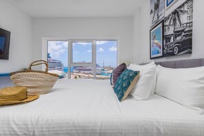 Ferros/tábuas de passar roupa, Wi-Fi de cortesia, roupa de cama