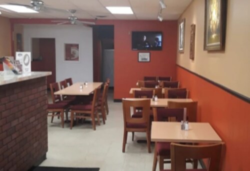 Great Place a mile from OHare.Kitchen available at a fee. Beautiful ambience.