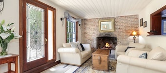 The Coach House | 2 bedroom historical regional escape