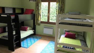 4 Schlafzimmer, Bügeleisen/Bügelbrett, kostenloses WLAN