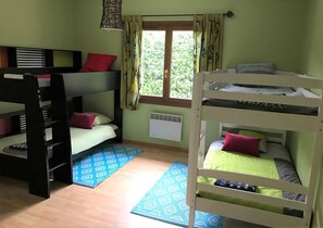 4 chambres, fer et planche à repasser, Wi-Fi gratuit