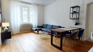 TV - Le neubau city center 4 adults 2 kids 2br (Colmar)