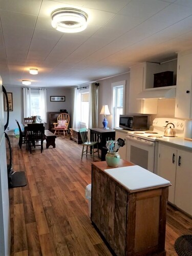Peaceful, Cozy Getaway - Near Skiing, fishing, snowmobiling, ATV, UMF, FMH