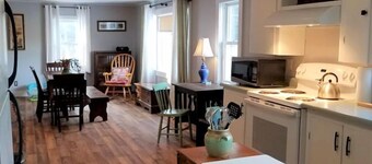 Peaceful, Cozy Getaway - Near Skiing, fishing, snowmobiling, ATV, UMF, FMH