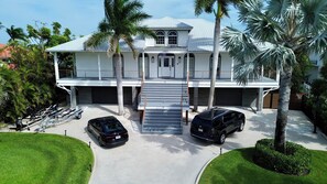 Exterior - Grand Waterfront House, Breathtaking Views, private backyard with pool/hot tub (Bonita Springs)