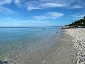 Beach nearby, sun loungers, beach towels