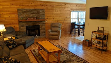 Una Smart TV, una chimenea