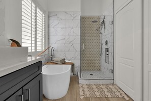 Hair dryer, towels - Incredible golf course views with modern, southwest inspired decor (Mesa)