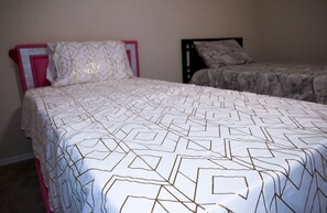 3 Schlafzimmer, Bügeleisen/Bügelbrett, kostenloses WLAN, Bettwäsche