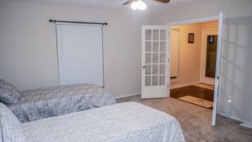 3 bedrooms, iron/ironing board, free WiFi, bed sheets