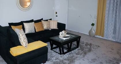 Lovely 3 bedroom condo with community pool and golf club.