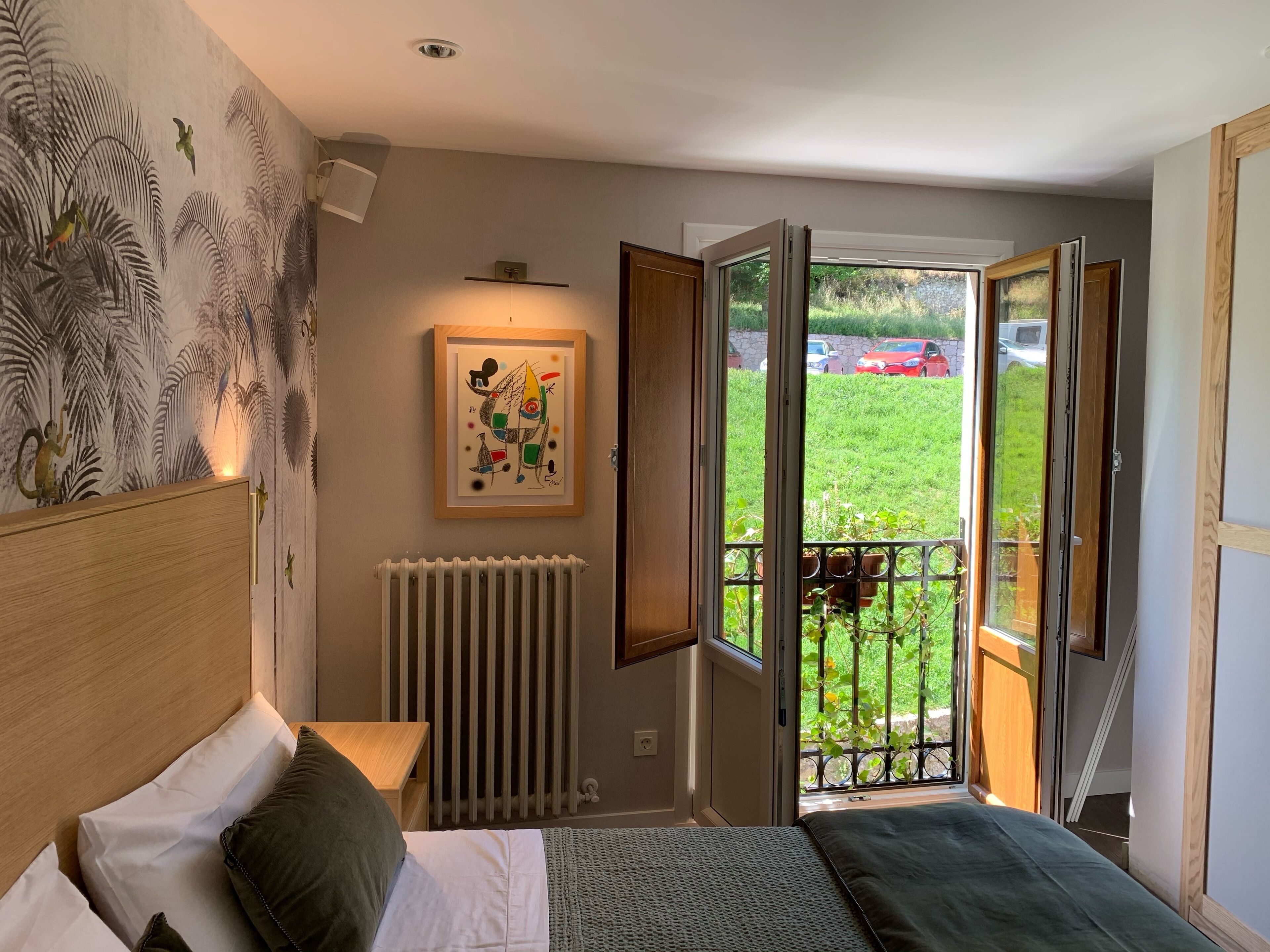 2 bedrooms, desk, soundproofing, iron/ironing board