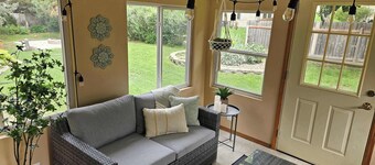 Relaxing 2 Bed 2 Bath with Garage!