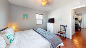 2 bedrooms, iron/ironing board, travel cot, free WiFi