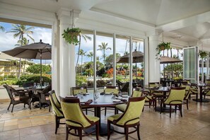 Dining - BEST Ocean View on Property 2 Queen beds Beachfront Resort, restaurant's on site (Lihue)
