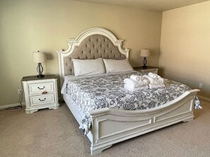 4 bedrooms, desk, iron/ironing board, free WiFi