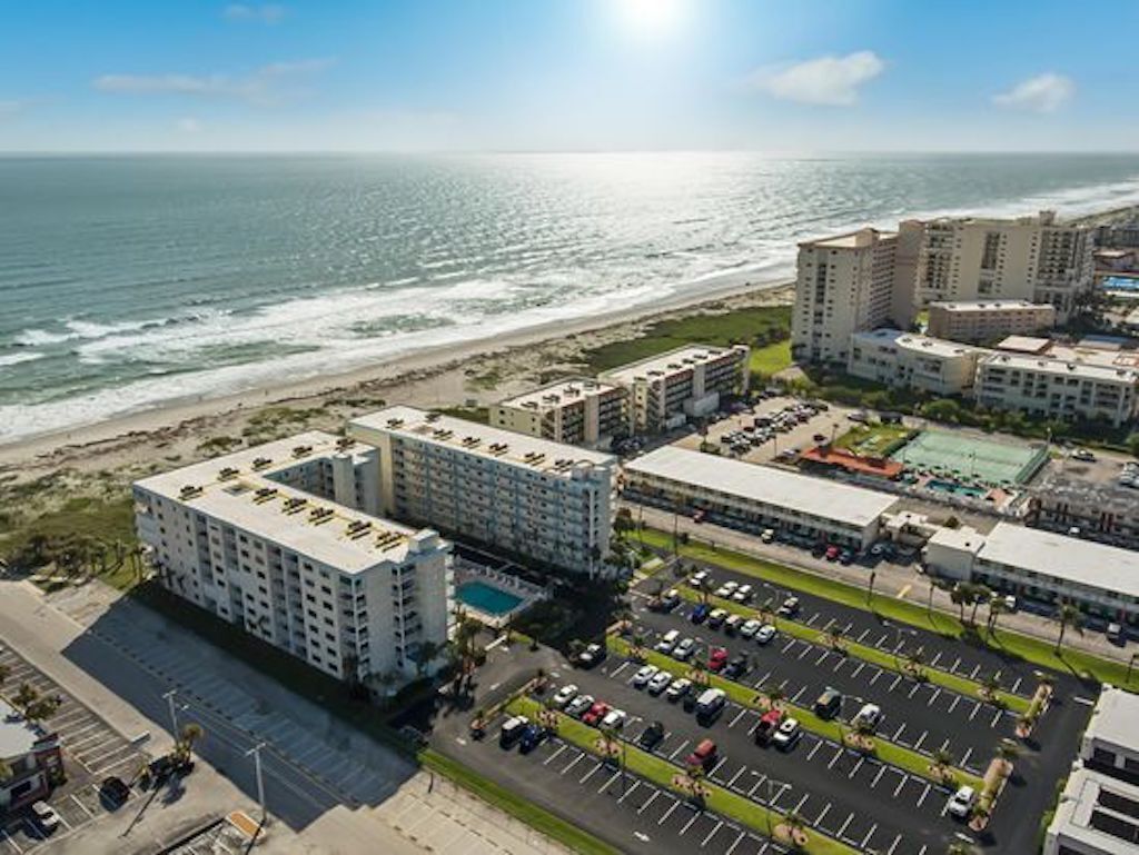 Sandcastles - A Lovely 2 Bedroom Condo Ocean View balcony Southern exposure!