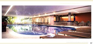 Inomhuspool och utomhuspool