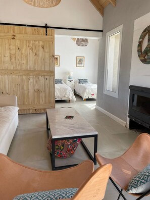 3 bedrooms, in-room safe, free WiFi, bed sheets - Big house with amazing views, light for 7 people (El Chalten)