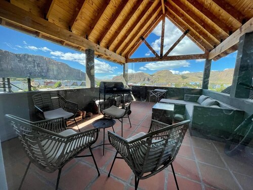 Big house with amazing views, light for 7 people