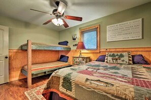 2 bedrooms, desk, free WiFi, bed sheets