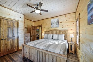 3 bedrooms, desk, iron/ironing board, travel cot