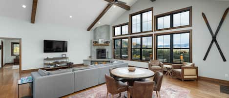 TV, fireplace, ping pong