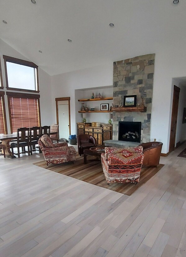 المنشأة من الداخل