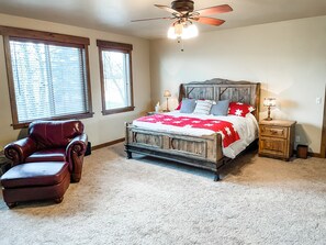 6 عدّة غرف نوم ومكتب ومكواة/لوح كي وسرير سفر